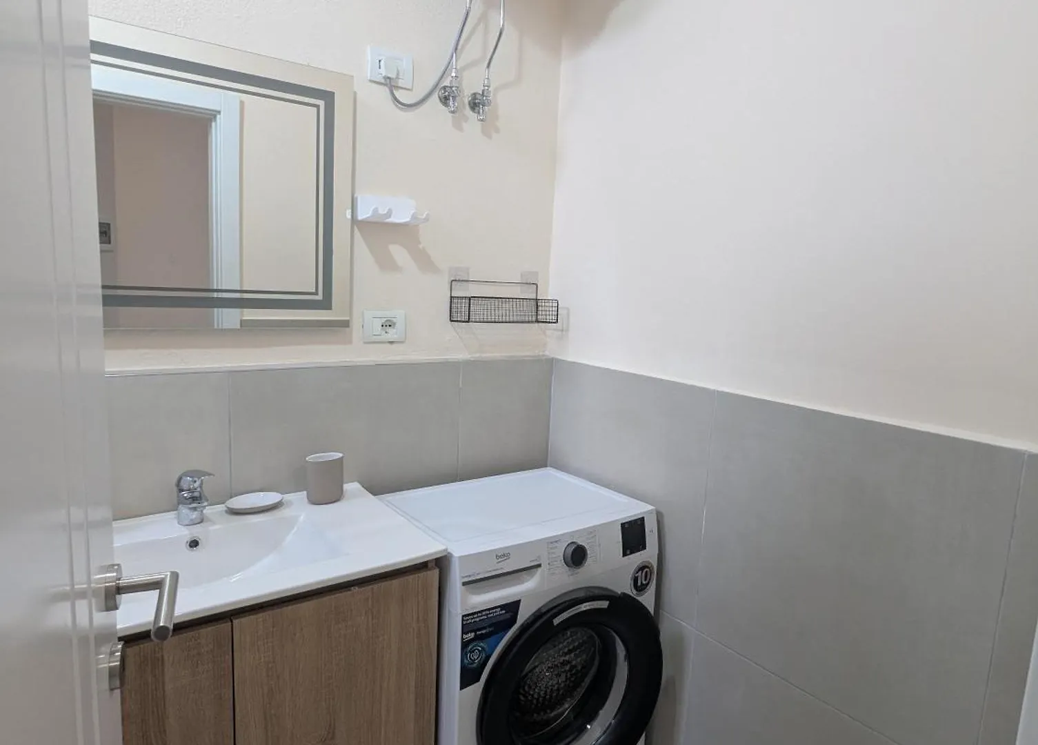 Tirana Center Apartment Luli'S 0*,